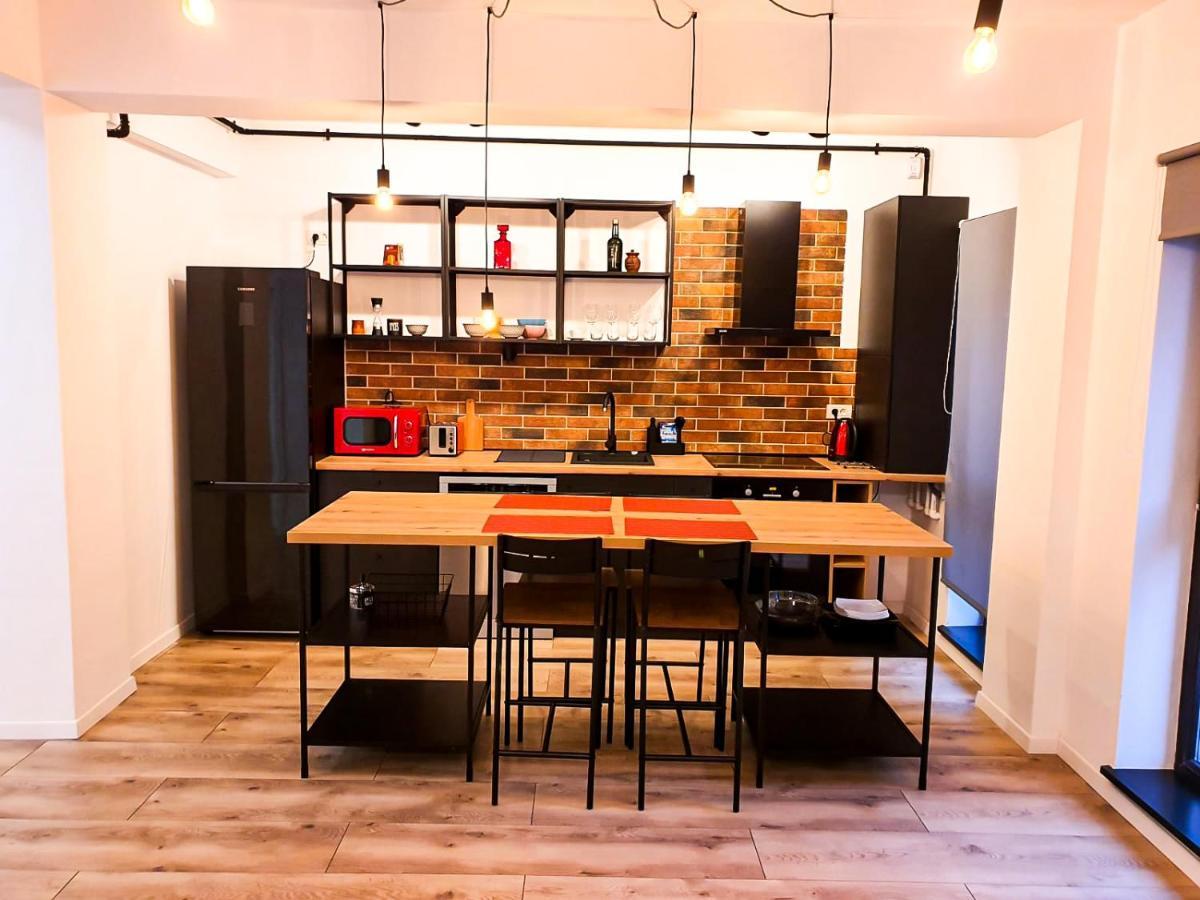 Urban Retreat: Industrial Chic 1Br Ap - Heart Of Bucharest Apartment Exterior foto