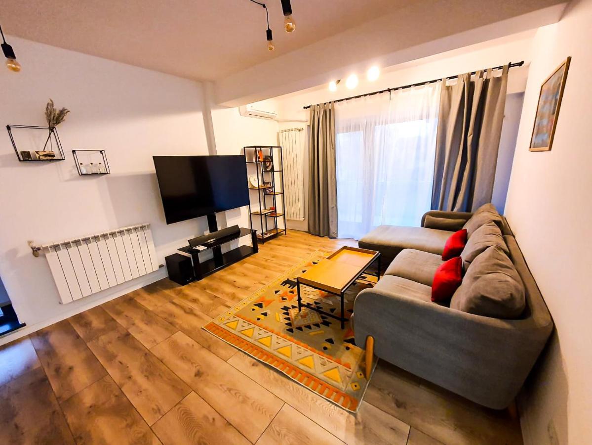 Urban Retreat: Industrial Chic 1Br Ap - Heart Of Bucharest Apartment Exterior foto